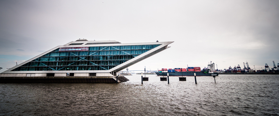 企业级云服务的轰炸短信在线使用